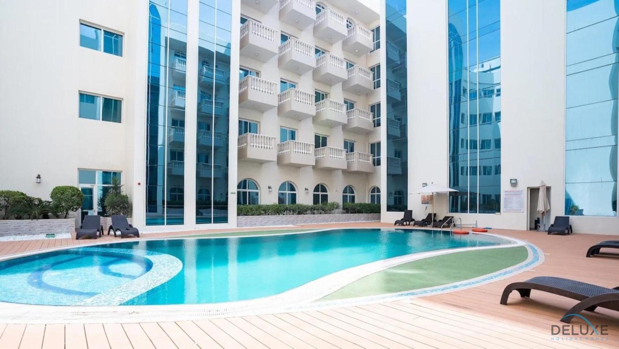 Modern Studio In Hanover Square, Jumeirah Village Circle By Deluxe Holiday Homes Dubai Exterior photo